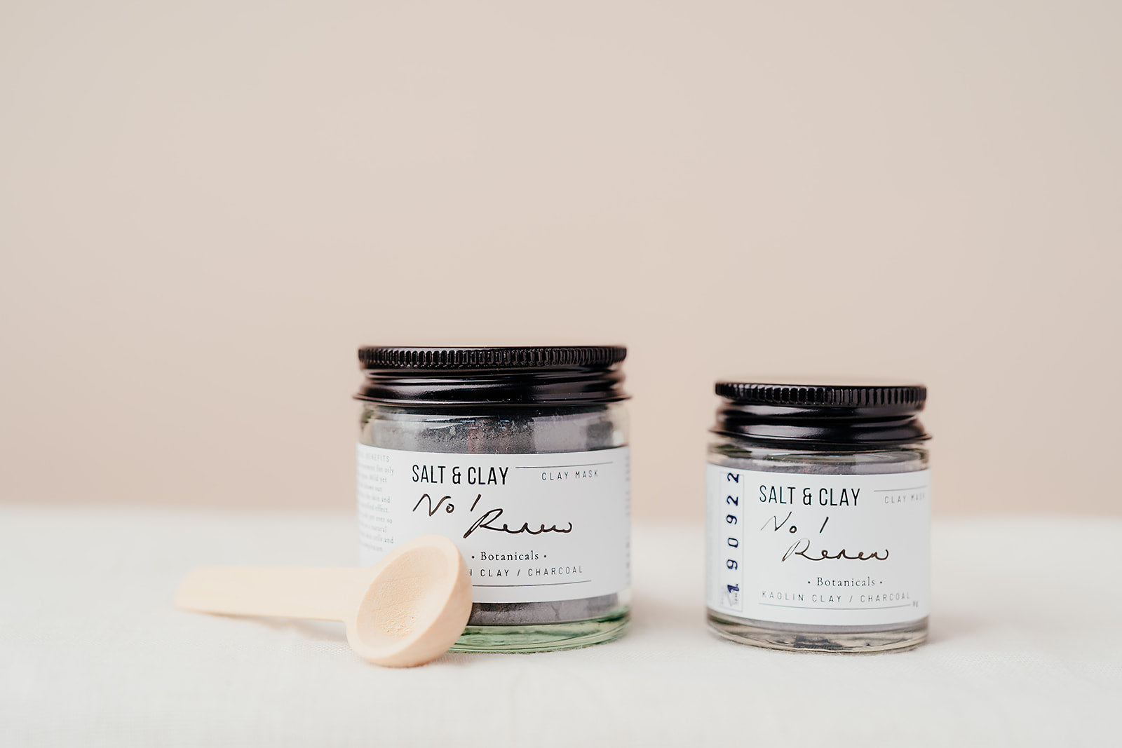 RENEW Clay Face Mask [Kaolin & Charcoal] For gently cleansing and balancing oily and blemish prone skin.