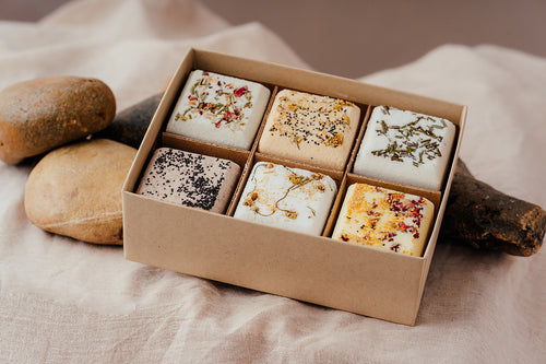 A collection of our 6 fizzing bath blocks each with a beautiful and unique scent from natural essential oils. Comes in a solid card gift box. 